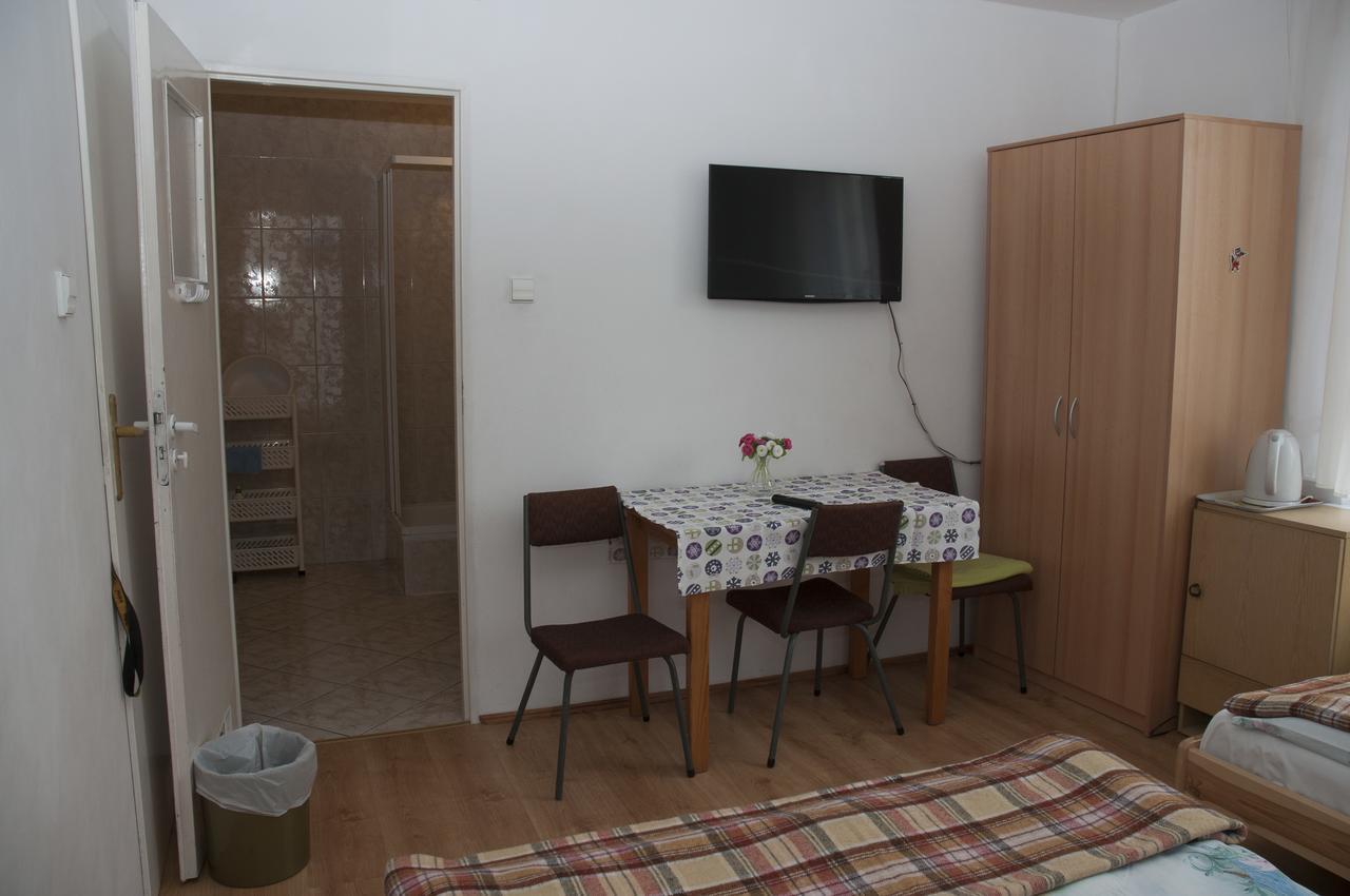 Apartament I Pokoje Aura Dom Wczasowy Darlowko Buitenkant foto